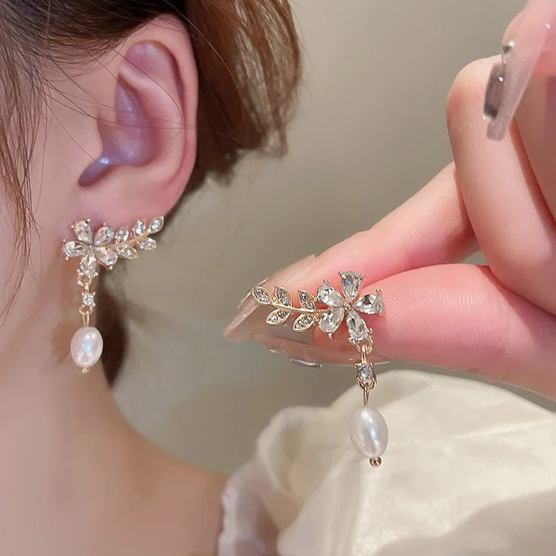 💎 Boucles d’Oreilles à Tige en Zircon – Légères, Luxueuses et Irrésistibles ✨