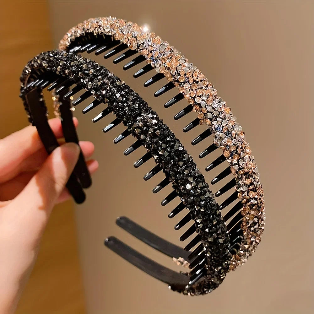 :  💎 Bandeau en Strass Denté – L’éclat qui tient en place ✨