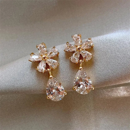 💎 Boucles d’Oreilles à Tige en Zircon – Légères, Luxueuses et Irrésistibles ✨
