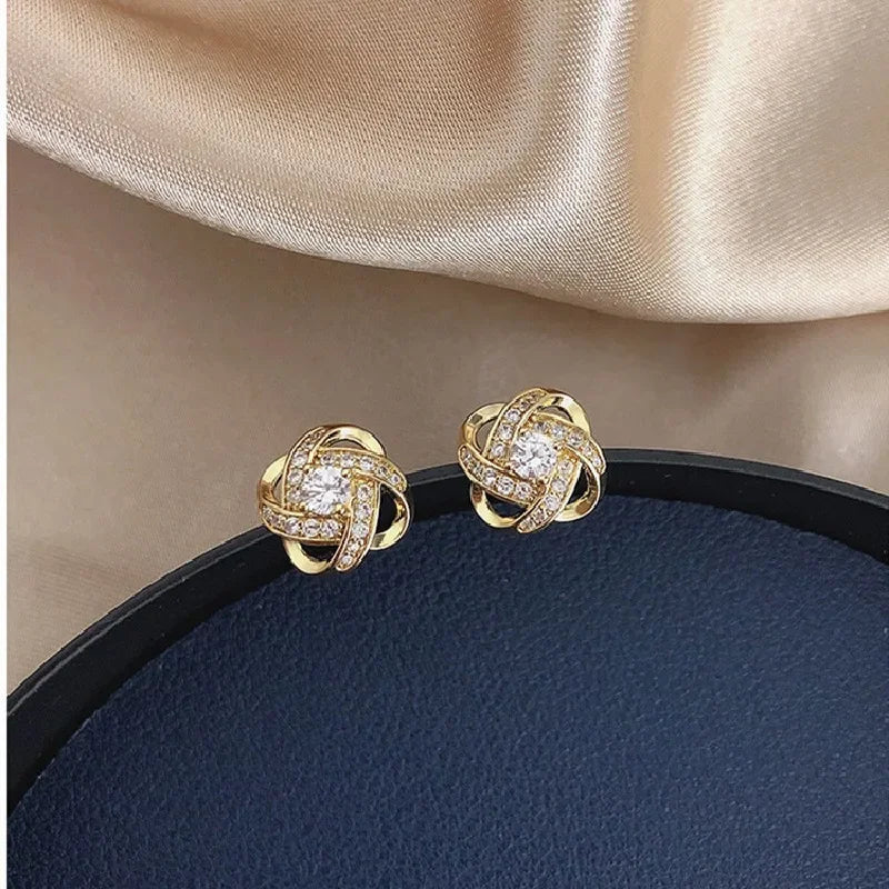 💎 Boucles d’Oreilles à Tige en Zircon – Légèreté et Luxe à l’état pur ✨